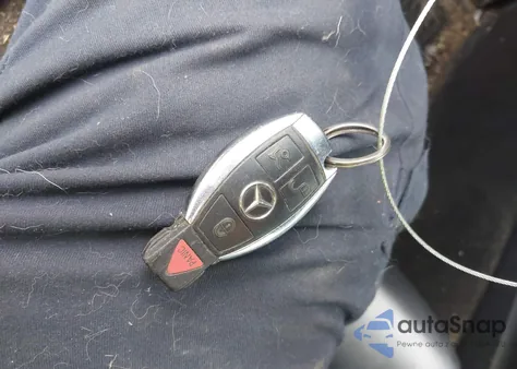 2011 Mercedes-Benz E 350 4Matic из США, поврежденный, VIN WDDHF8HB2BA487758